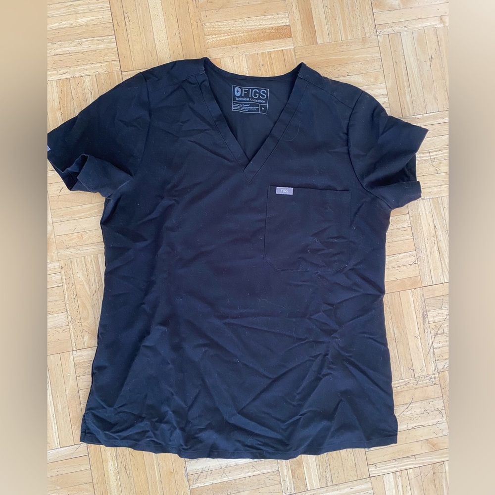 Figs M Catarina One Pocket Scrub Top - Black